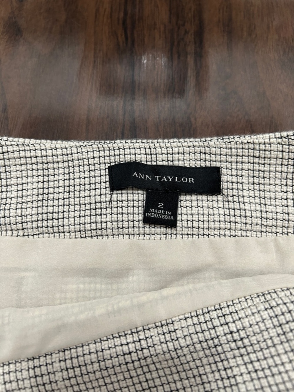 Ann Taylor Cream Colorblock Tweed Jacket and Skirt Suit Set - Picture 11 of 16